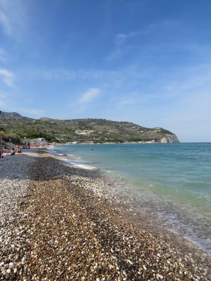 Casa Vacanza Afe A Pochi Passi Dal Mare Mattinata Bagian luar foto